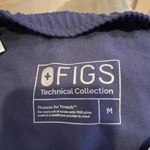 Brand New FIGS size medium joggers